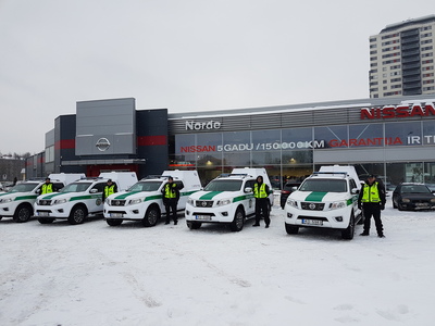 PAŠVALDĪBAS POLICIJA SAŅEM NISSAN NAVARA 